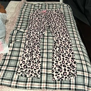 Pink leopard medium sized pajama pants